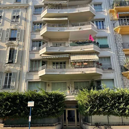 Casa de hóspedes Cozy Flat In *