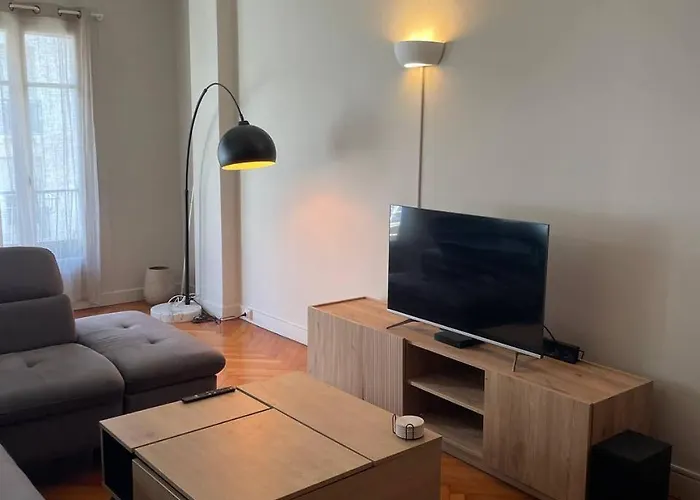 Cozy Flat In *